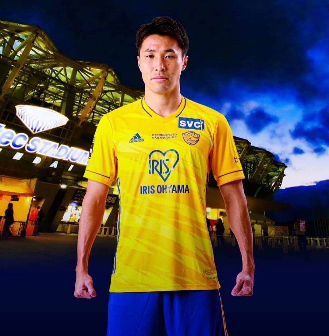 Vegalta Sendai thuisshirt 2021