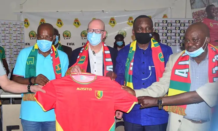 Guinea voetbalshirts 2021-2022