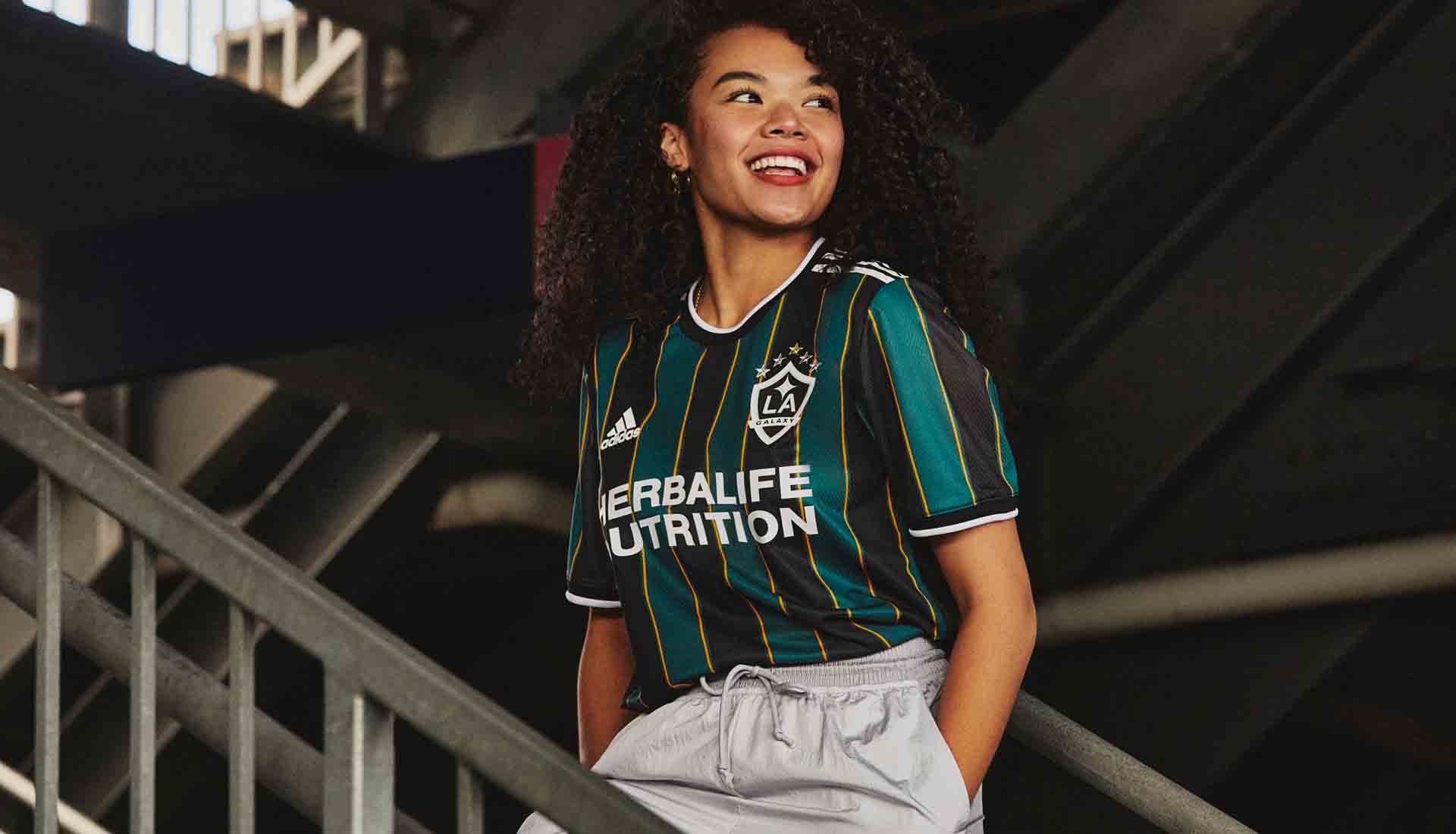 la-galaxy-uitshirt-2021-2022.jpg