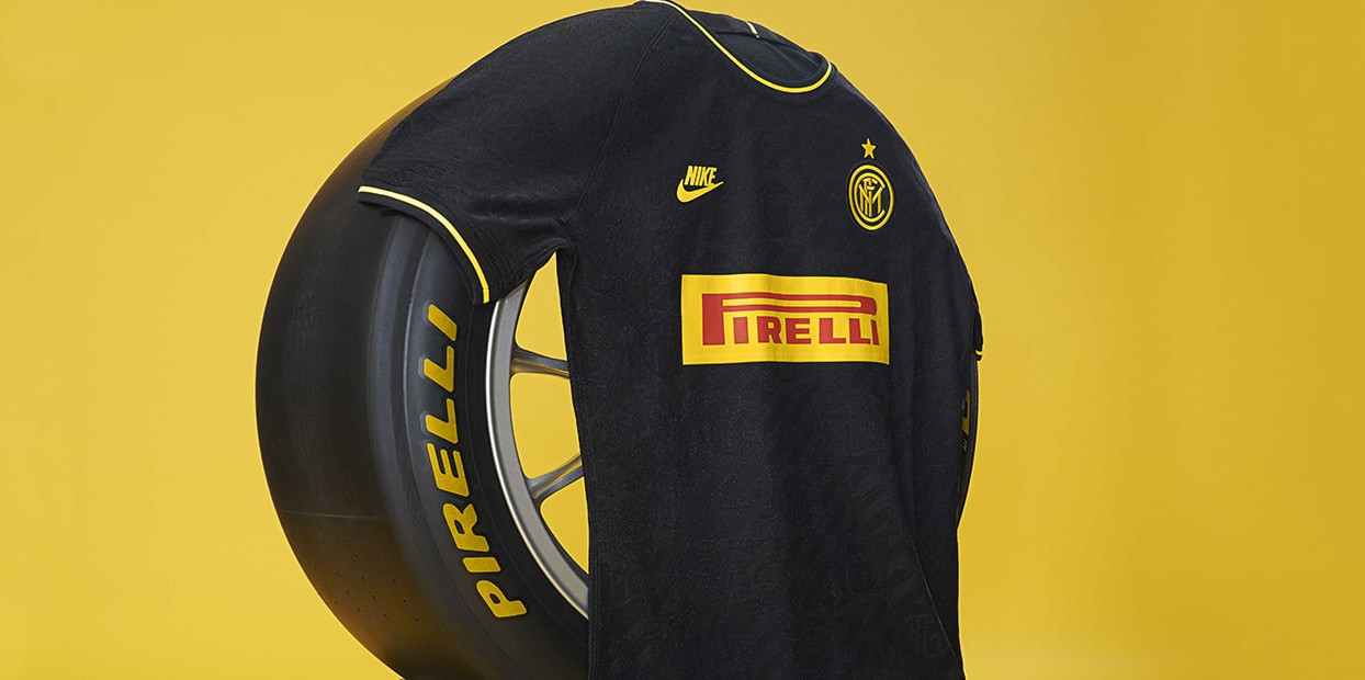inter-milan-pirelli-voetbalshirt.jpg
