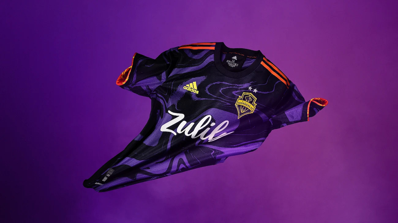 seattle-sounders-jimi-hendrix-voetbalshirt-2021-2022.jpg