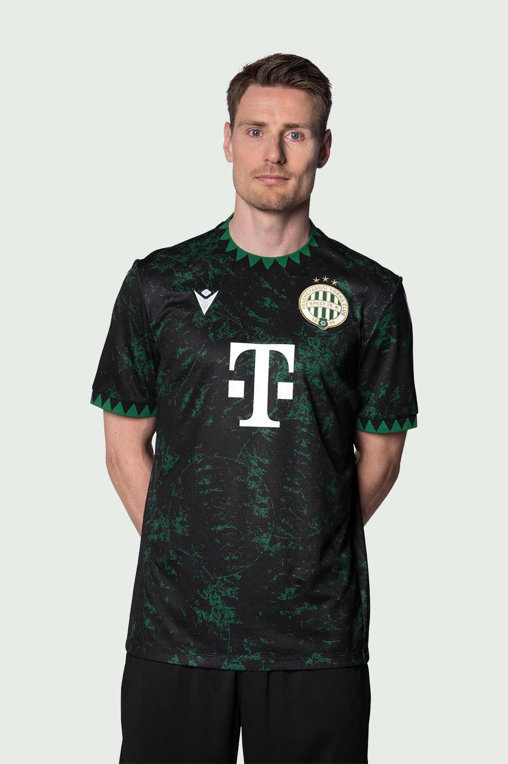 Dit zijn de Ferencvaros voetbalshirts 2024-2025 van Macron