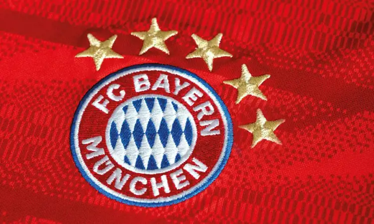 chatten slank Bitterheid Bayern München draagt vijf sterren op voetbalshirts vanaf 2021-2022 -  Voetbalshirts.com
