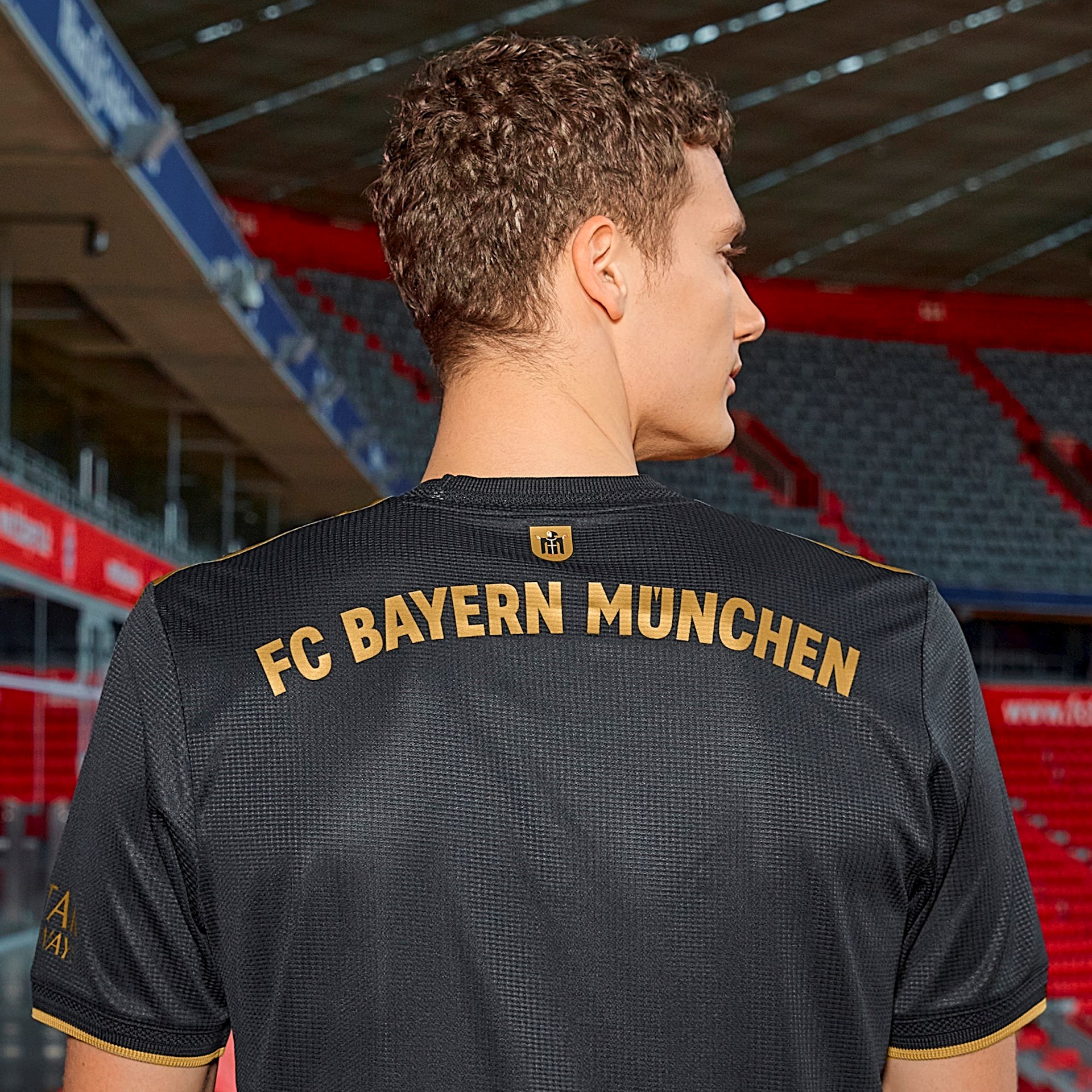 Achterkant Bayern München uitshirt 2021-2022