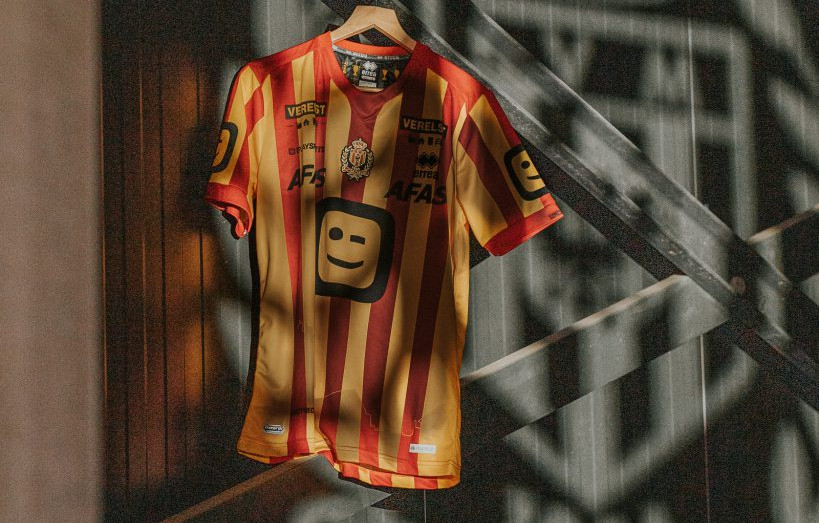 kv-mechelen-voetbalshirts-2021-2022.jpg