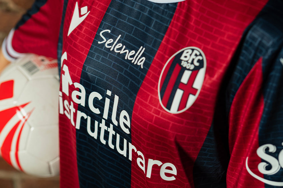 bologna-voetbalshirts-2021-2022.jpg