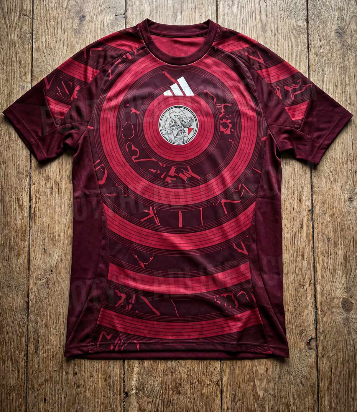 Ajax warming-up shirt 2026-2027 uitgelekt