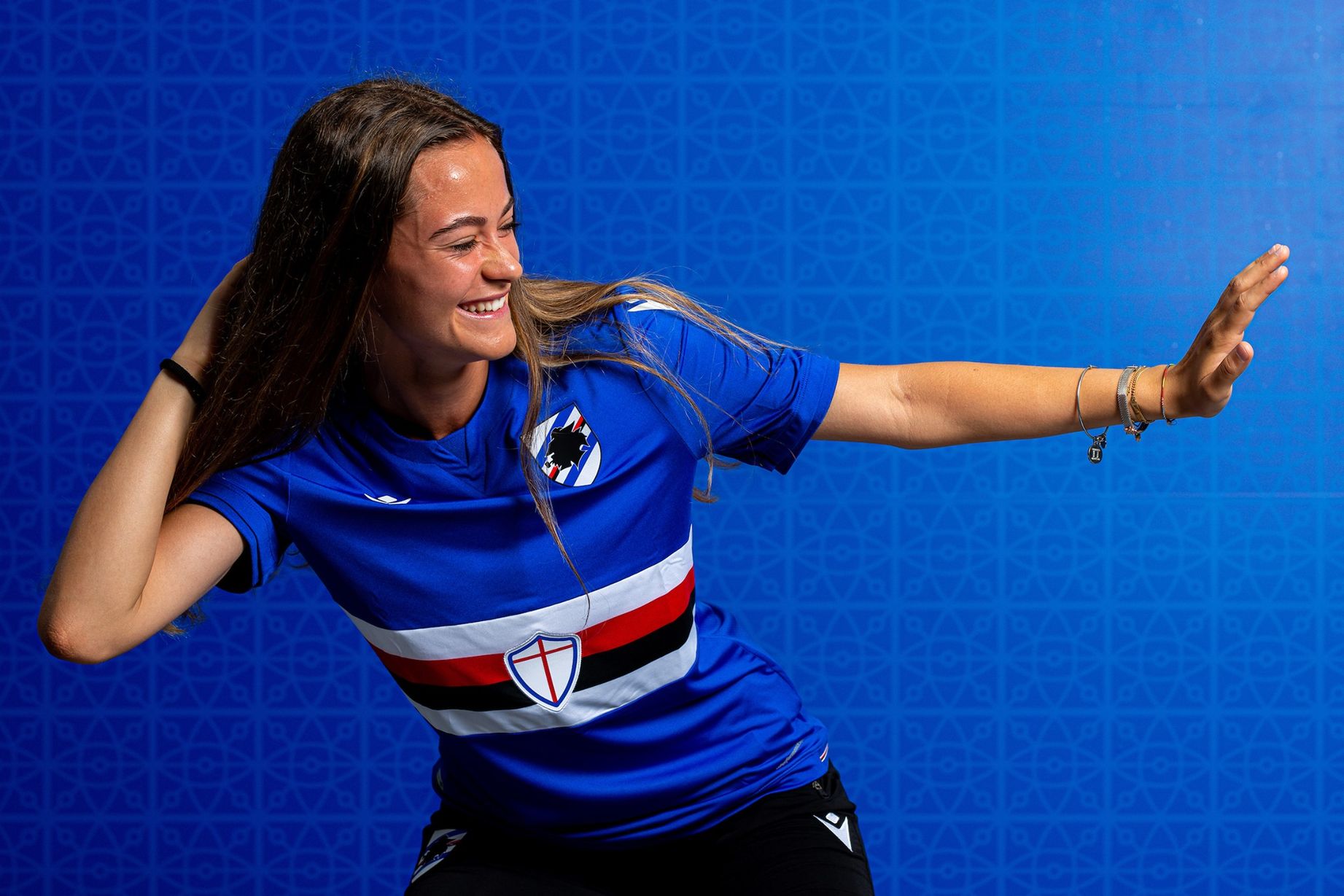 sampdoria-voetbalshirt-2021-2022.jpeg