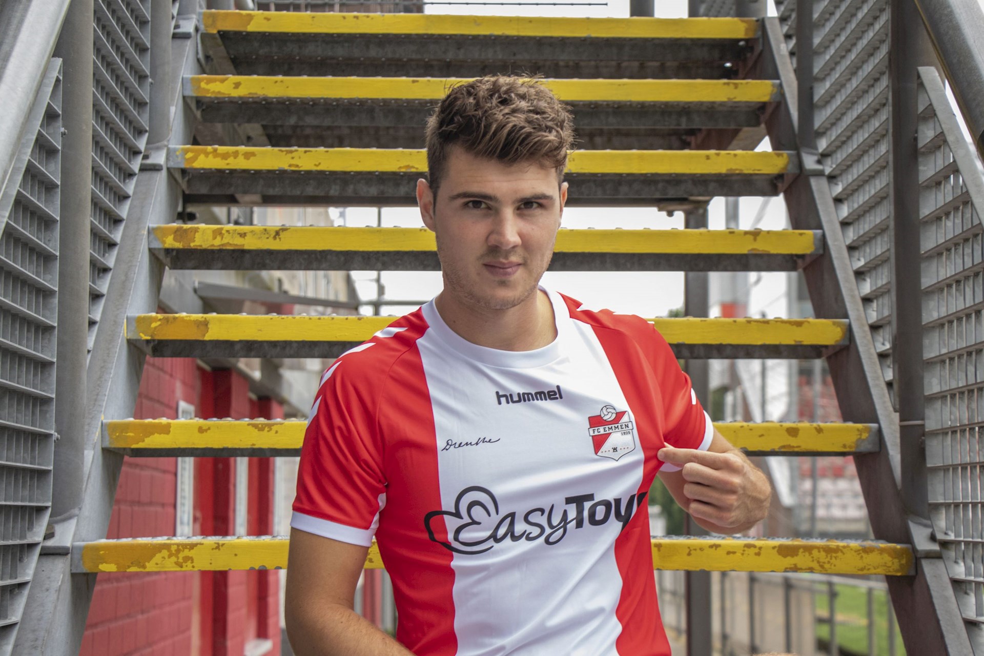 fc-emmen-thuisshirt-2021-2022-b.jpg?anchor=center&mode=crop&quality=65&width=750&height=450&rnd=132719006560000000