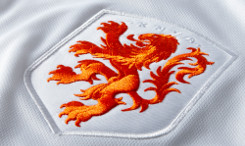 nederlands-elftal-uitshirt-2015-2016.jpg (1)