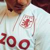 aston-villa-uitshirt-2021-2022.jpg
