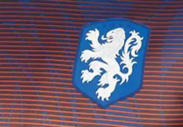 nederlands-elftal-pre-match-shirt-2015-2016.jpg (1)