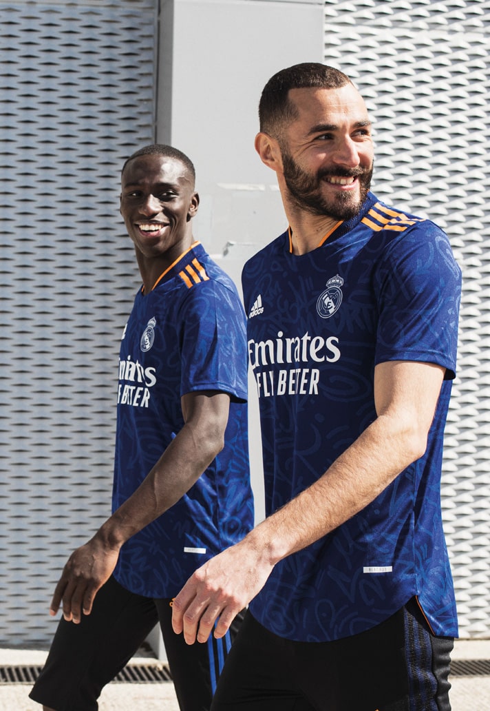 Real Madrid uitshirt 2021-2022