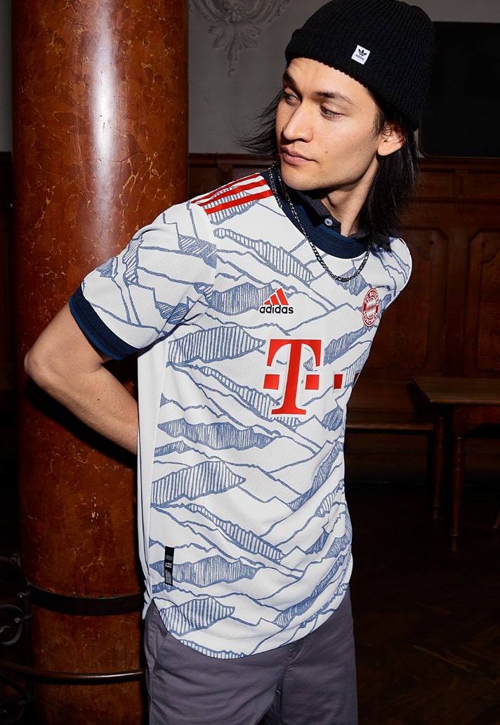 Bayern München derde voetbalshirt 2021-2022