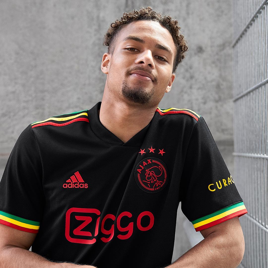 Ajax 3e tenue 2021-2022