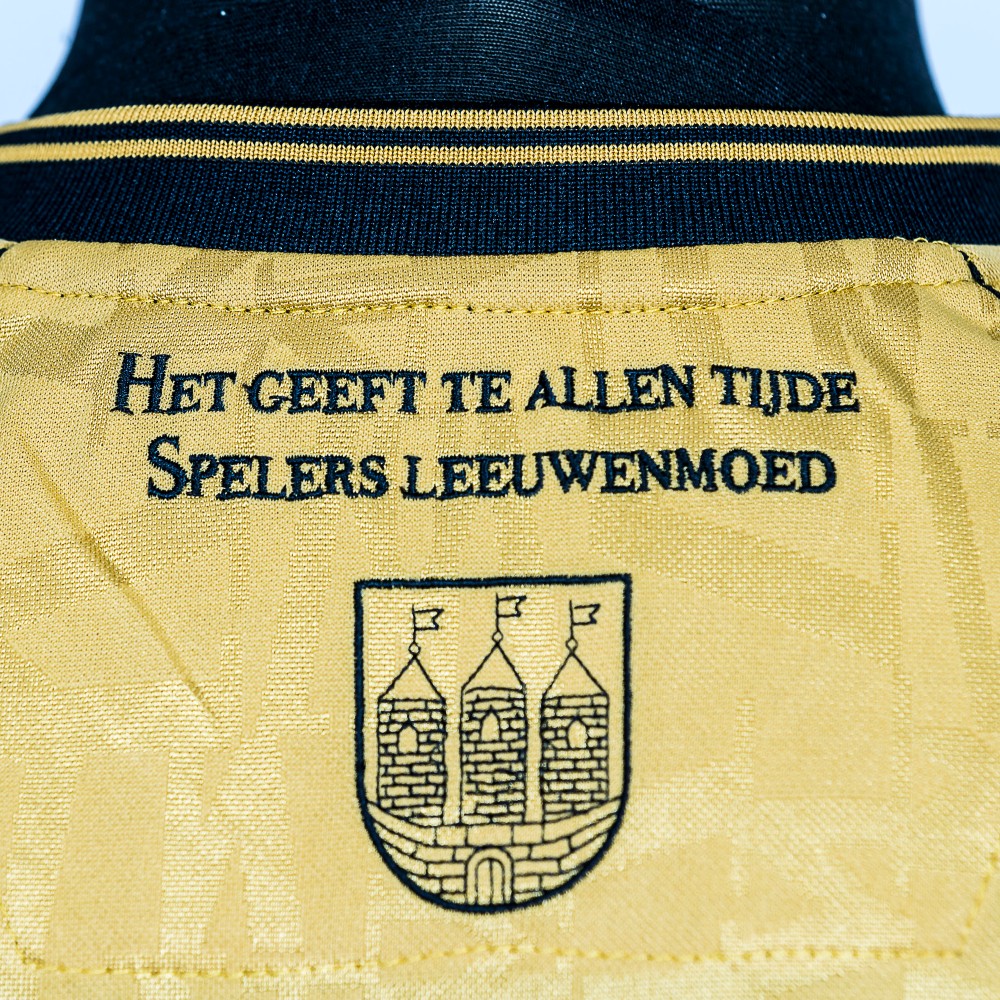 Detail Willem Ii jubileumshirt 2021-2022