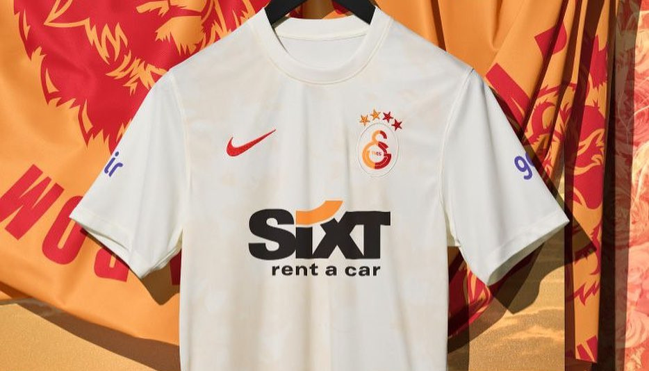 galatasaray-3e-shirt-2021-2022-b.jpg