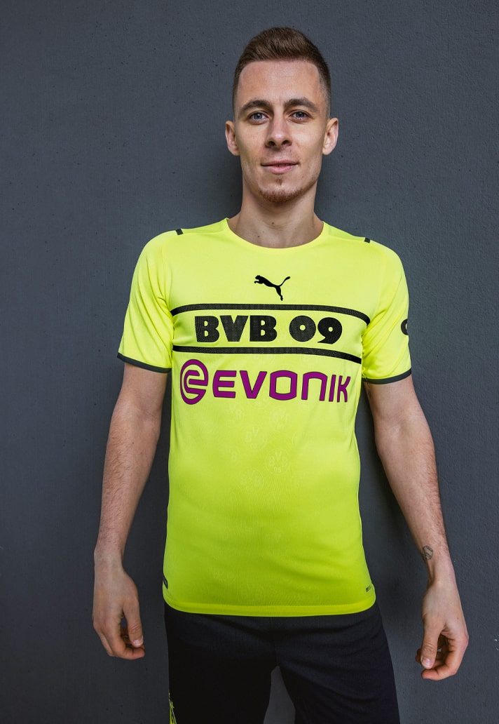 Borussia Dortmund Cup shirt 2021-2022