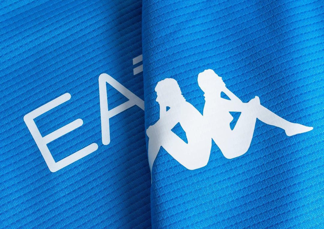 Zijn de Napoli EA7 voetbalshirts toch geproduceerd door Kappa?