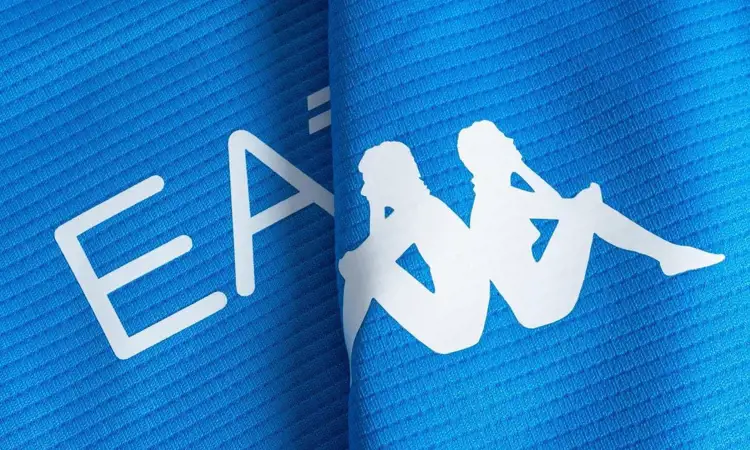 Zijn de Napoli EA7 voetbalshirts toch geproduceerd door Kappa?
