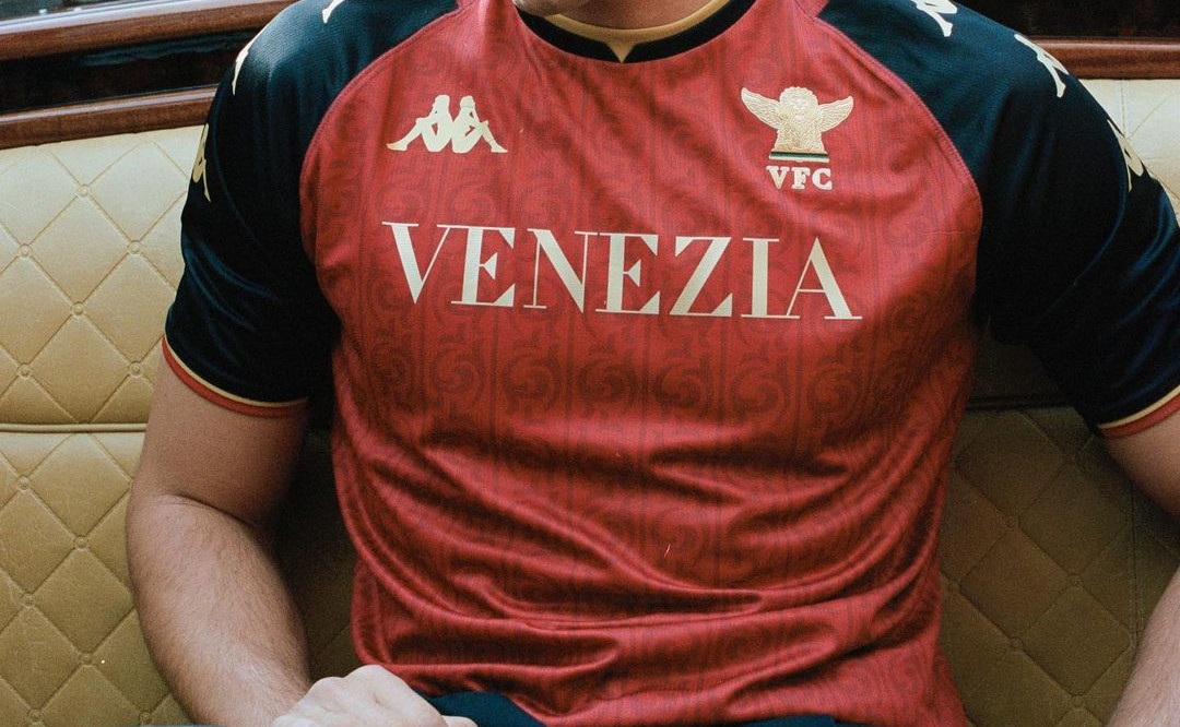 venezia-fc-4e-shirt-2021-2022-b.jpg