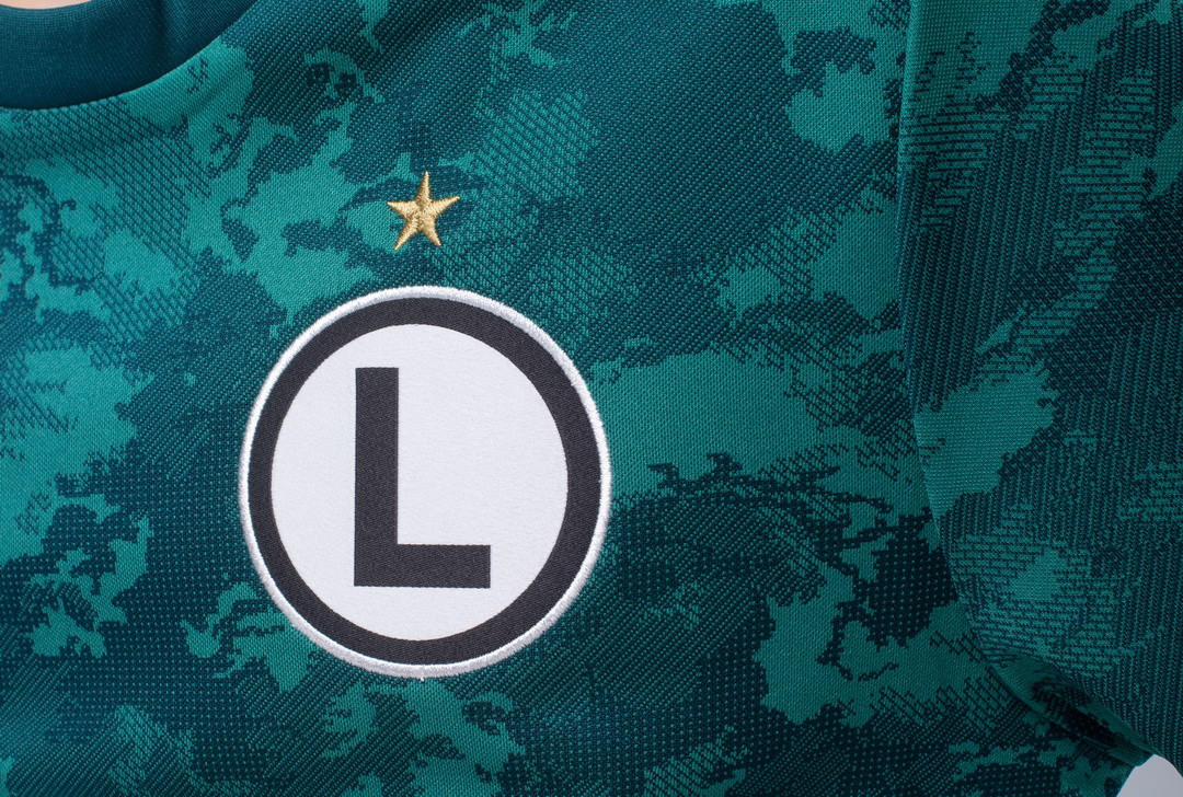 legia-warschau-voetbalshirts-2021-2022.jpg