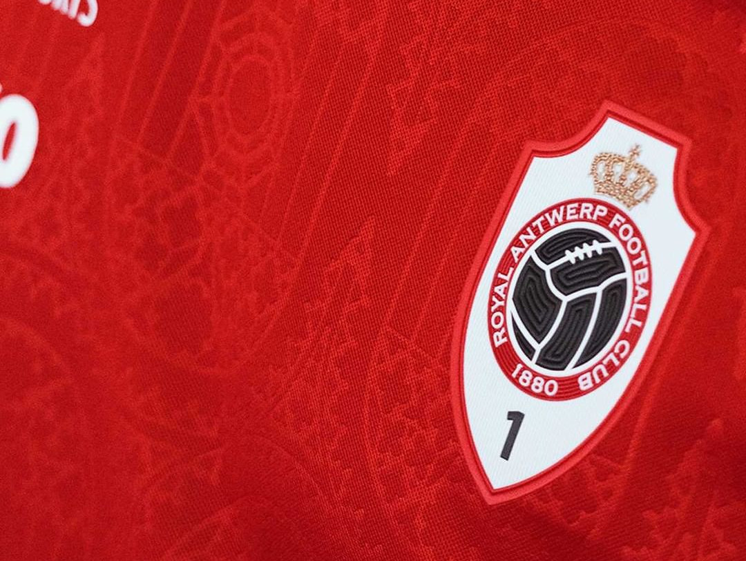 antwerp-fc-tenues-2021-2022.jpg