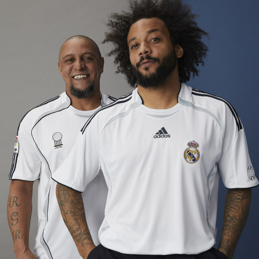 Real Madrid Teamgeist collectie 2021-2022