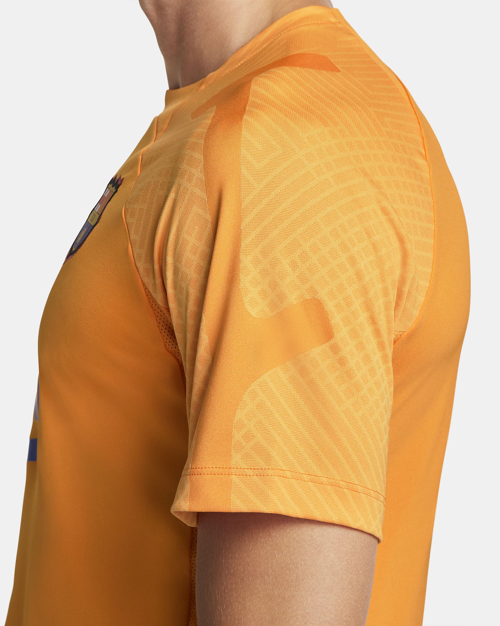 Detail FC Barcelona trainingsshirt 2022