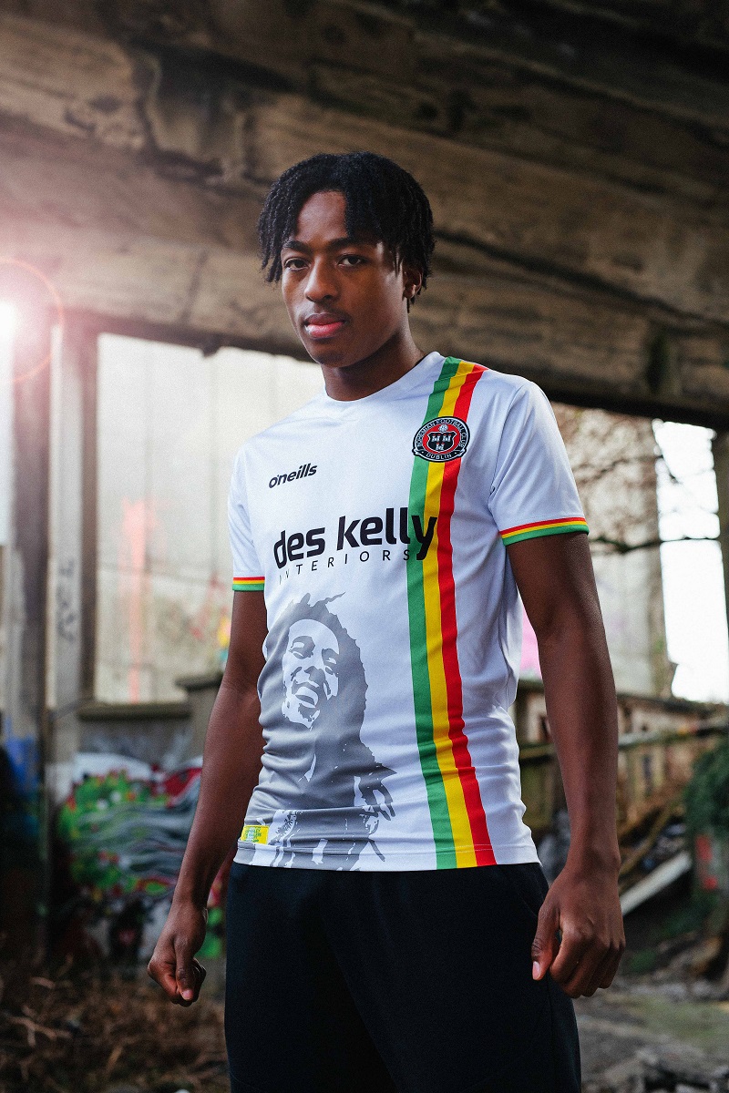 Bohemian FC uitshirt 2022 eerbetoon aan Bob Marley