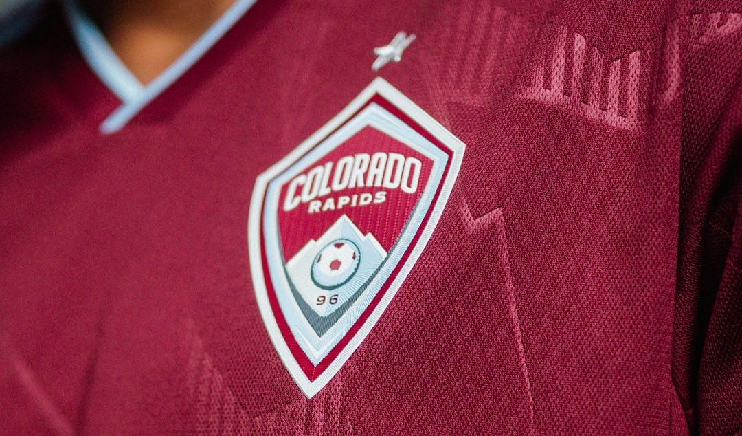 colorado-rapids-thuisshirt-22-23-d.jpg