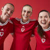 wales-vrouwen-voetbalshirt-2022-2023.jpg