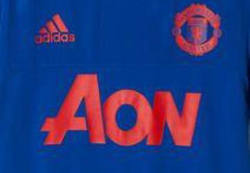 manchester-united-traningsshirt-2015-2016-2.png