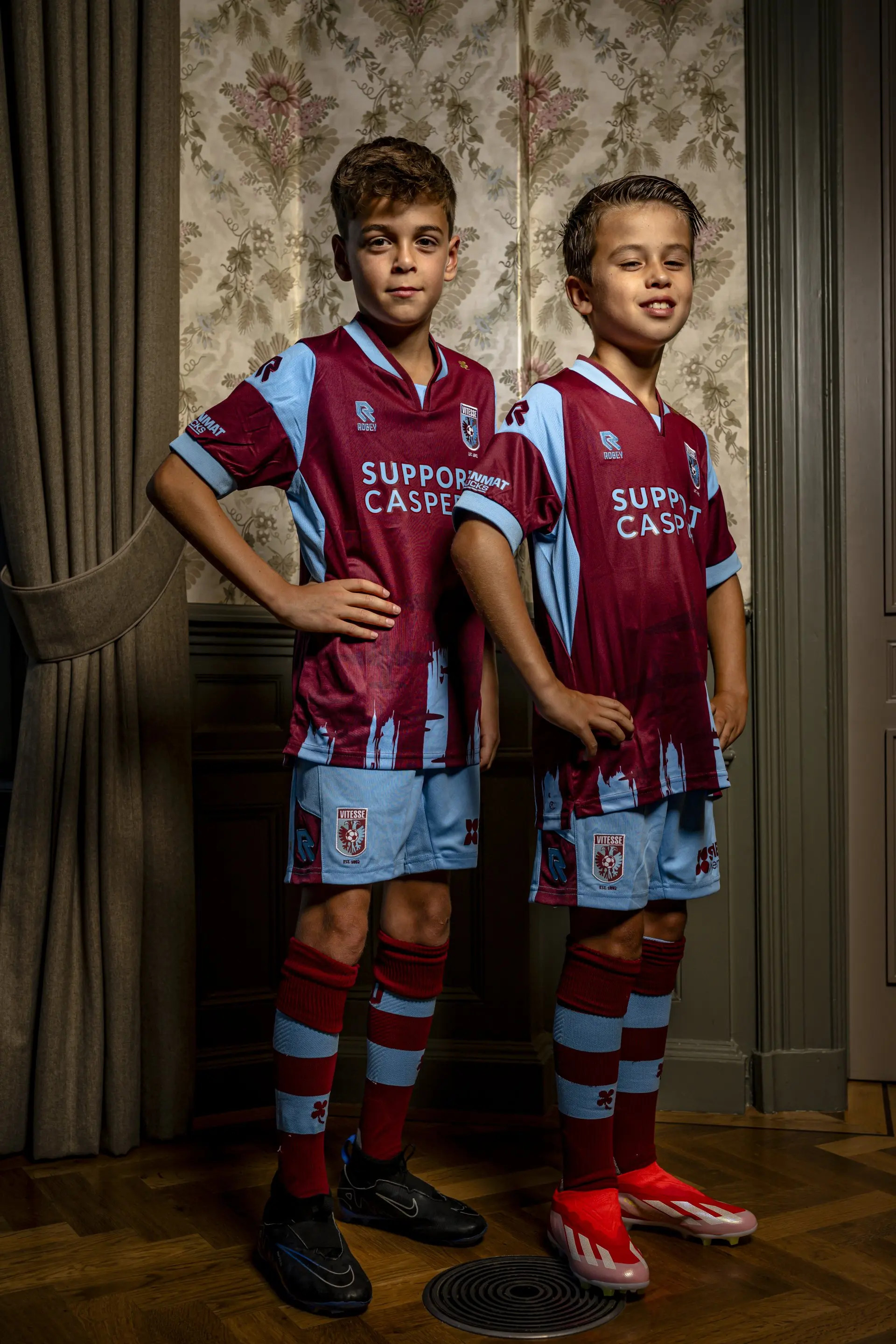 Dit zijn de Vitesse voetbalshirts 2024-2025