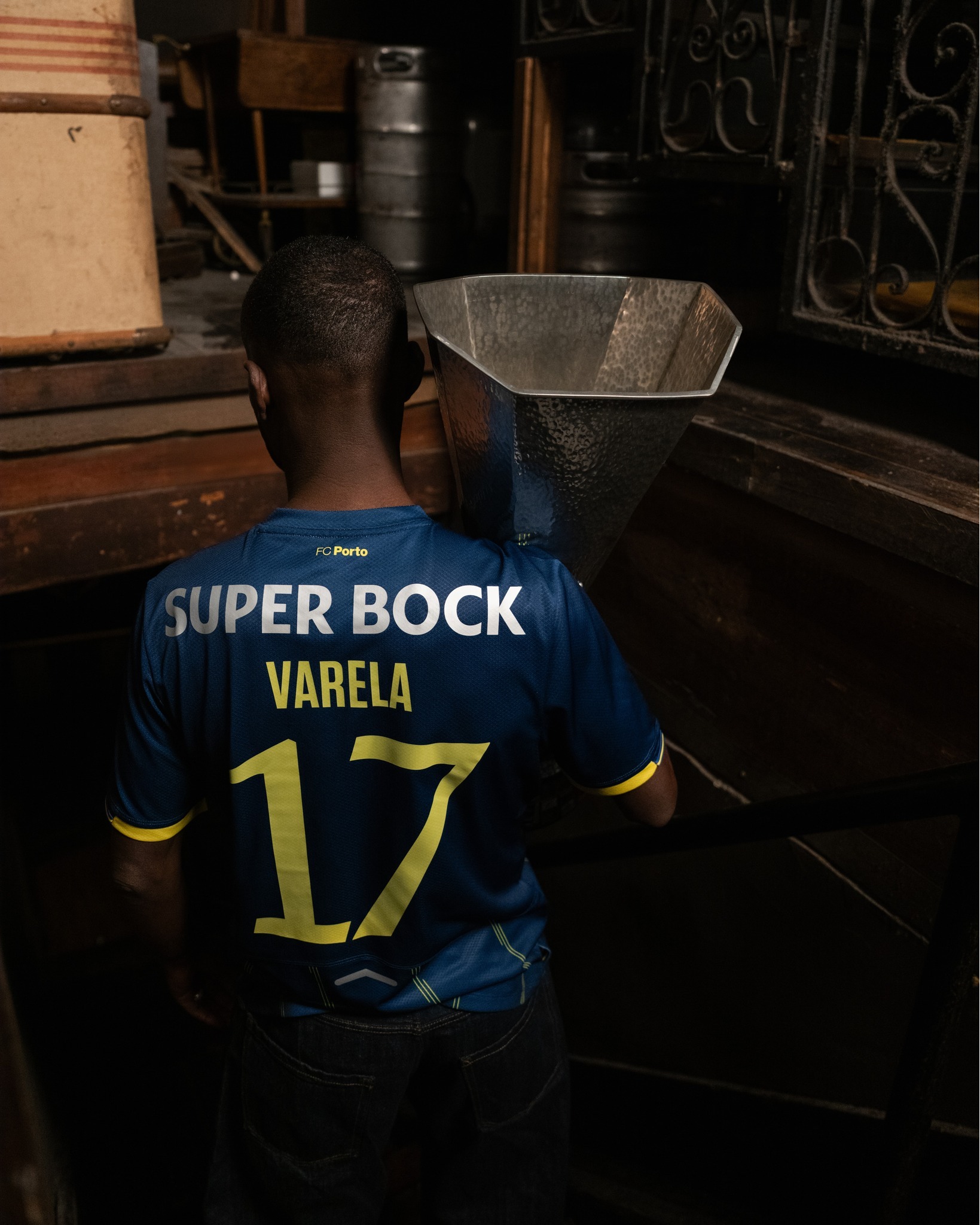 FC Porto 4e shirt 2025-2026 eerbetoon aan Europa League winst 2011