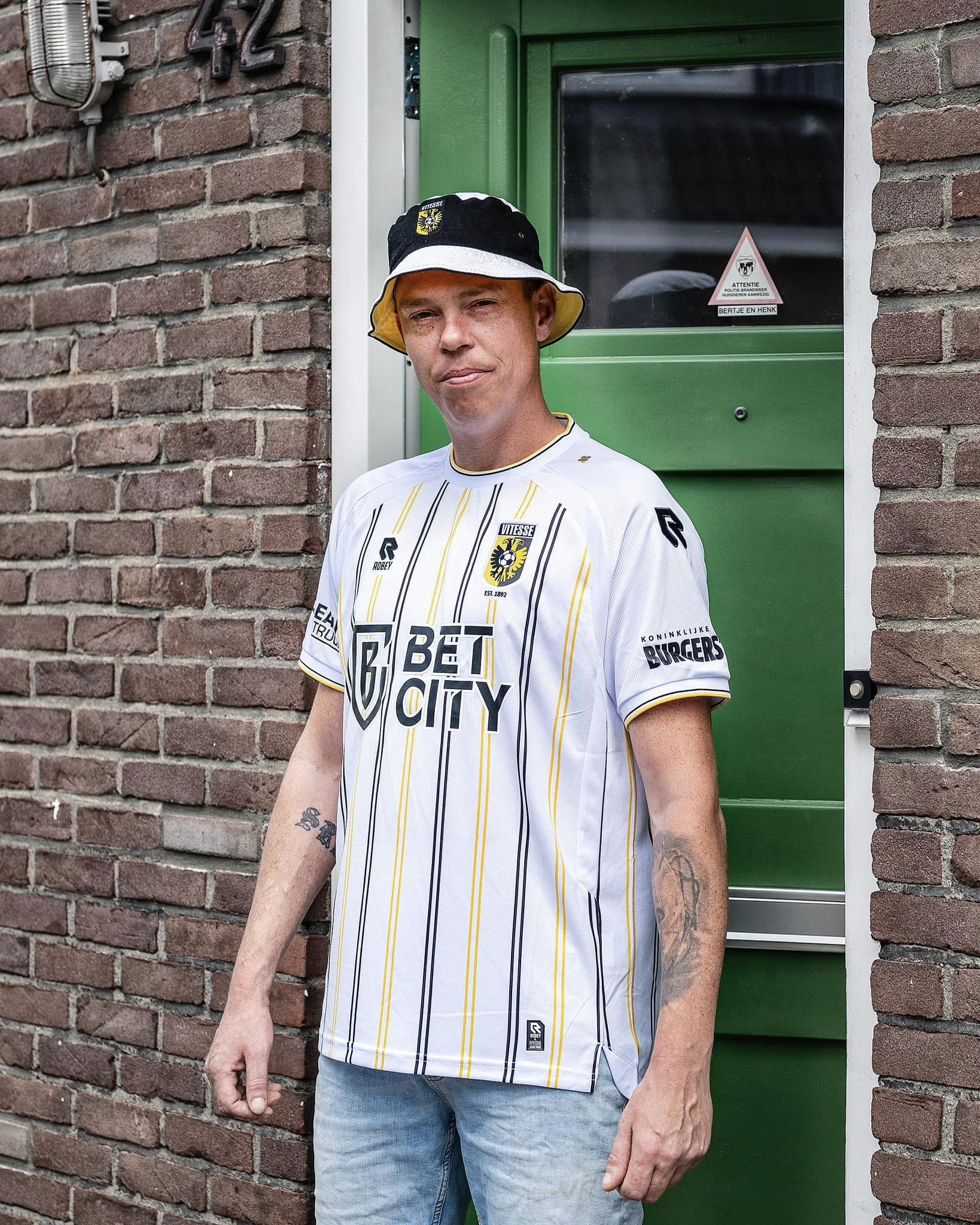 Vitesse voetbalshirts 2023-2024