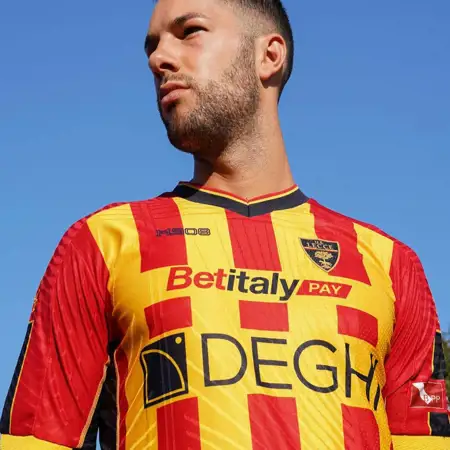 Dit zijn de US Lecce voetbalshirts 2024-2025