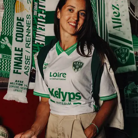 Saint Etienne voetbalshirts 2025-2026: trots op toekomst en verleden