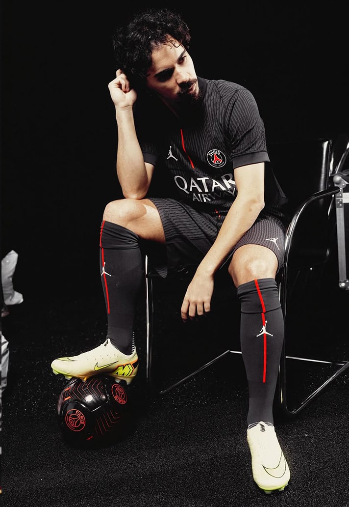Dit is het Paris Saint Germain 4e shirt 2025-2026 van Jordan Brand! 