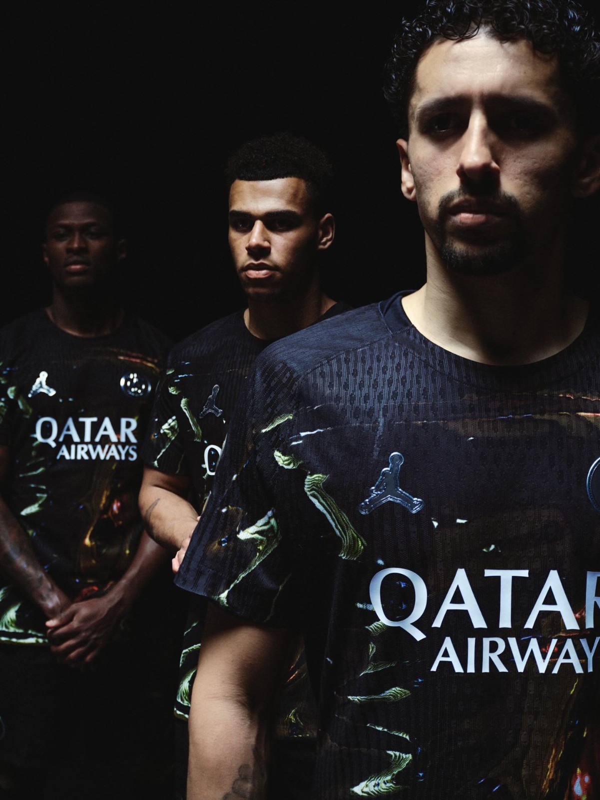 Paris Saint Germain 5e shirt 2025-2026 geinspireerd door nachtelijk Parijs