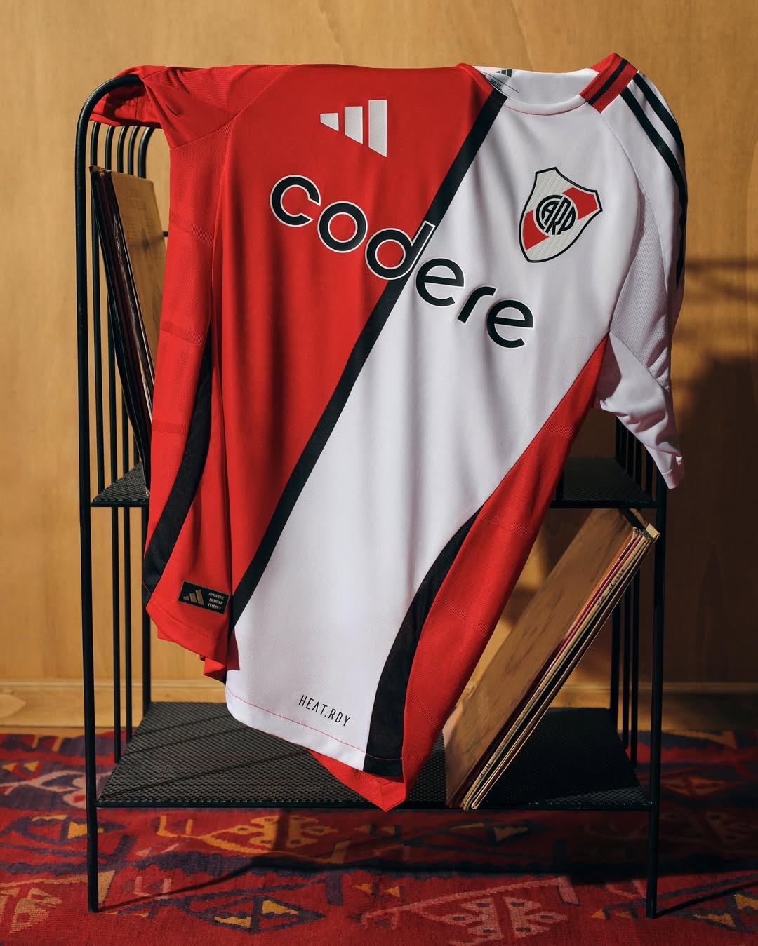 River Plate 3e shirt 2025-2026 bevat half-om-half design!