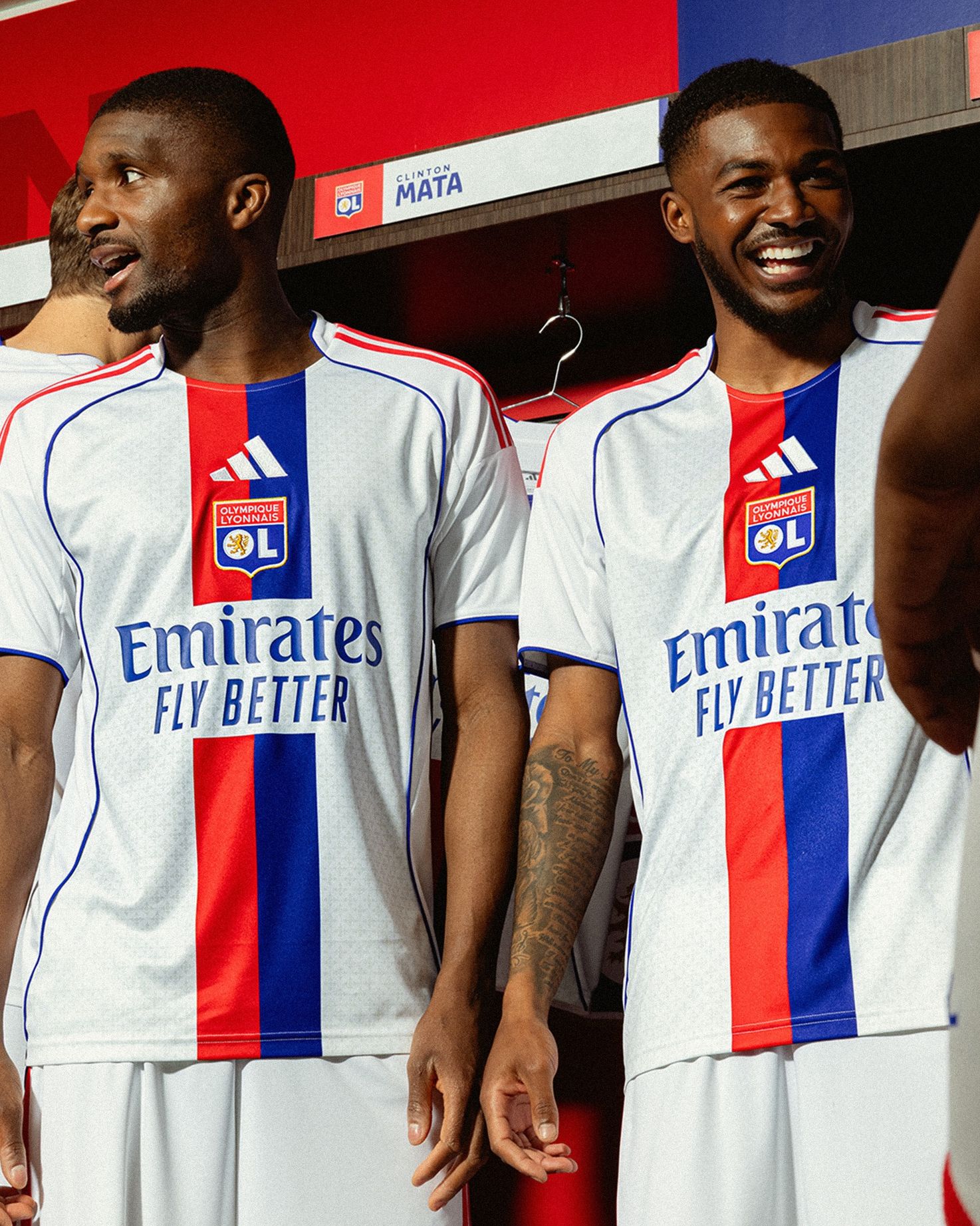 Dit zijn de Olympique Lyon voetbalshirts 2025-2026
