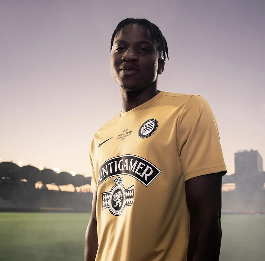 Dit zijn de Sturm Graz voetbalshirts 2024-2025