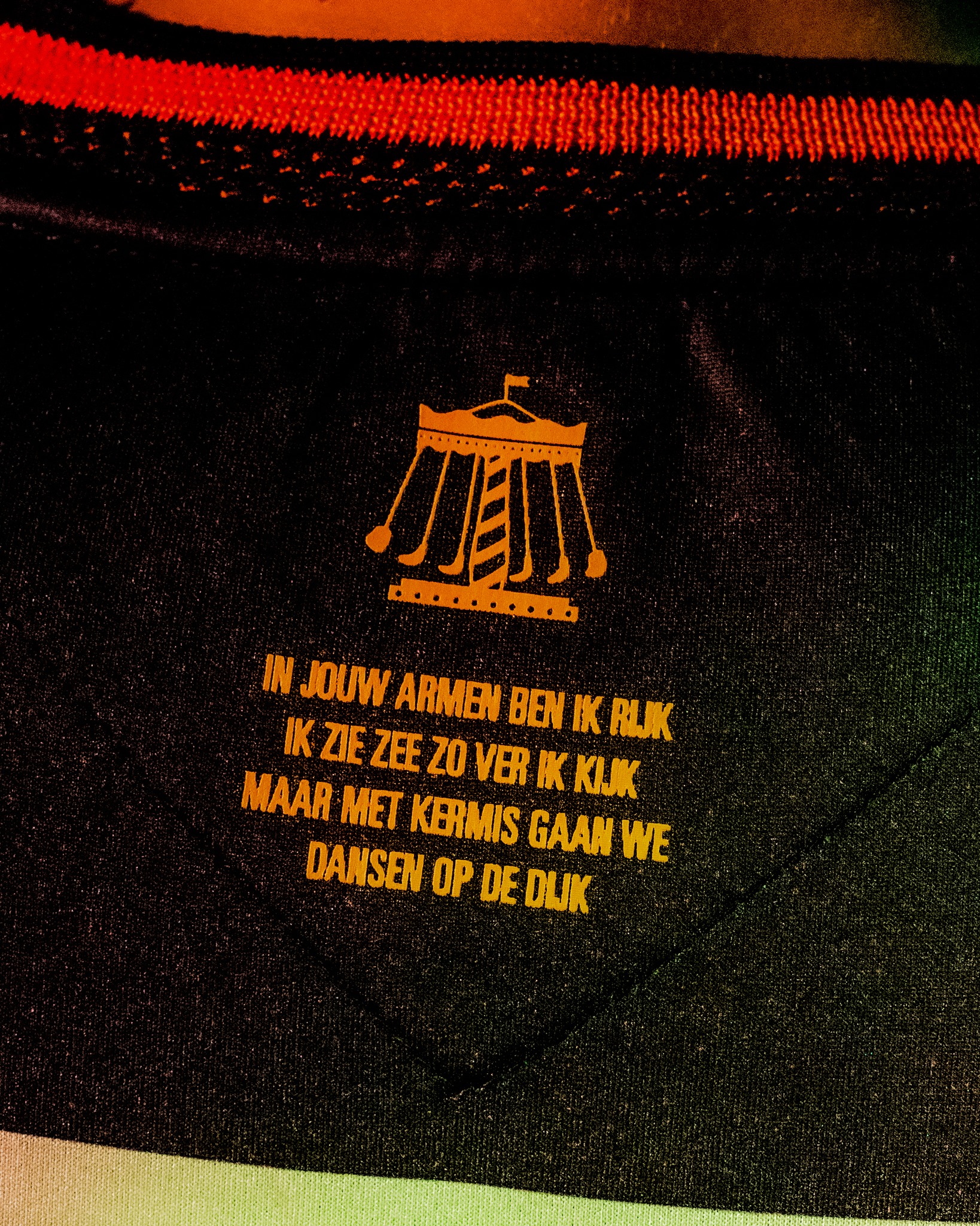 Dit is het FC Volendam kermis voetbalshirt 2023-2024