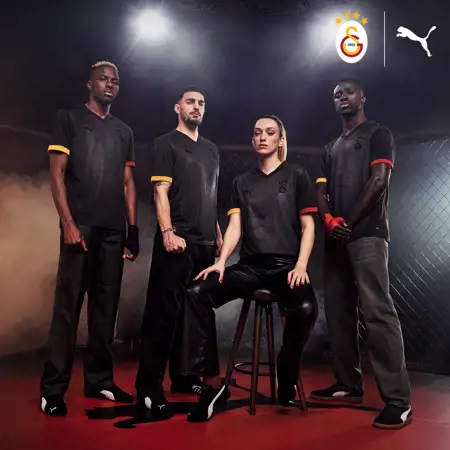 Galatasaray special edition voetbalshirt 2025 bevat leeuwenprint