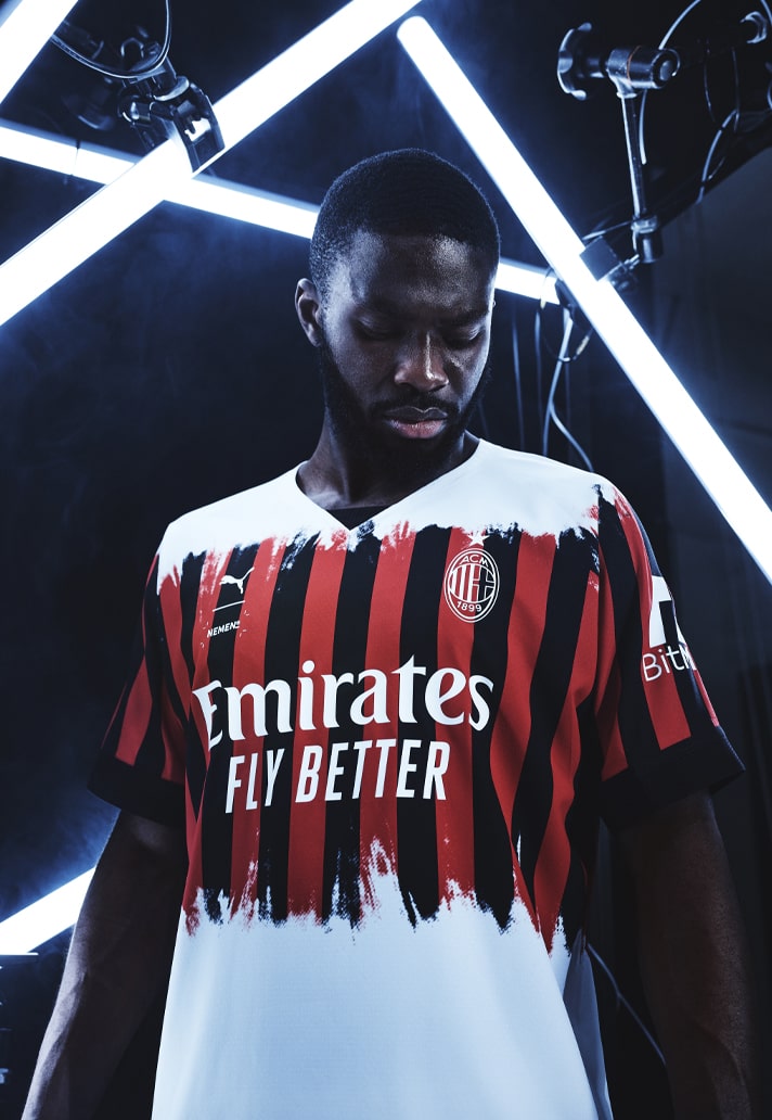 Nemen X Puma AC Milan 4e voetbalshirt 2022