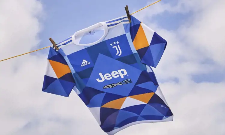 Juventus 4e voetbalshirt 2022