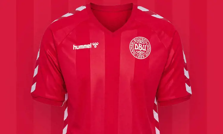 Denemarken voetbalshirt 1983 opnieuw gelanceerd door Hummel