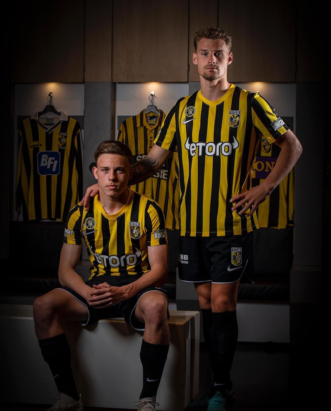 Vitesse thuistenue 2022-2023