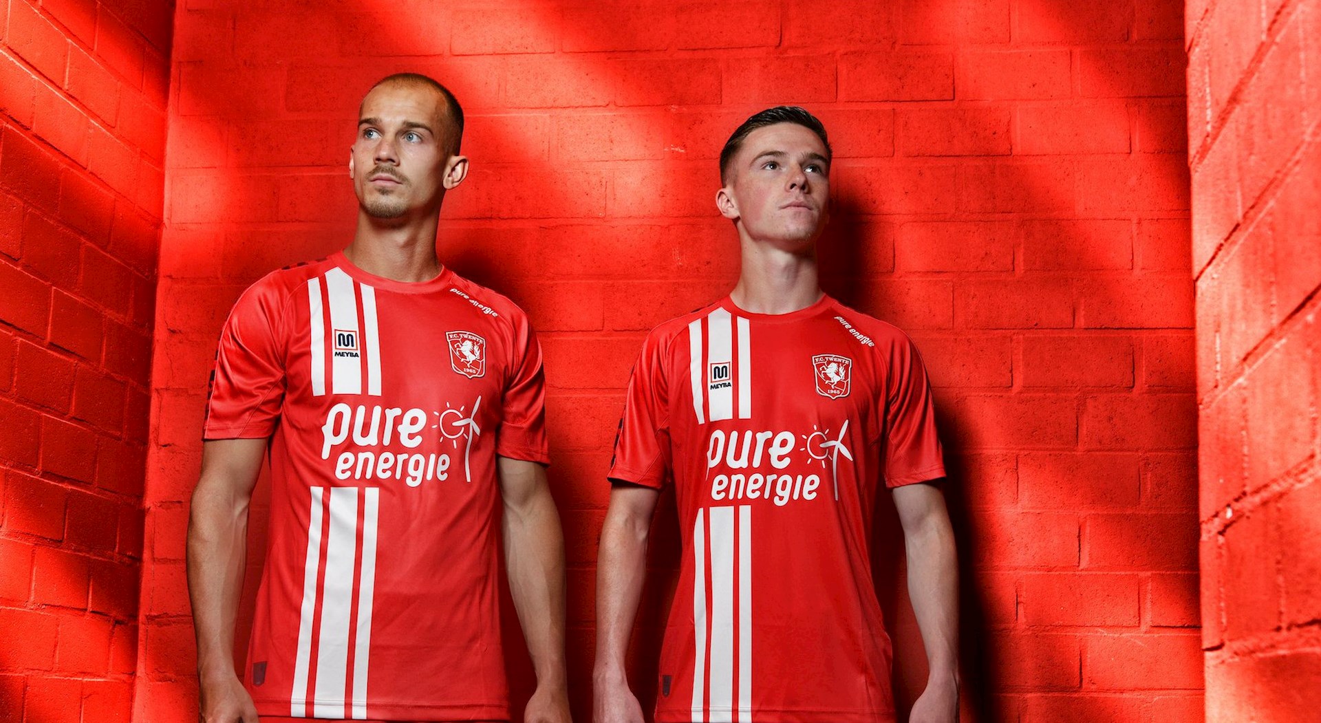 fc-twente-voetbalshirt-2022-2023.jpg